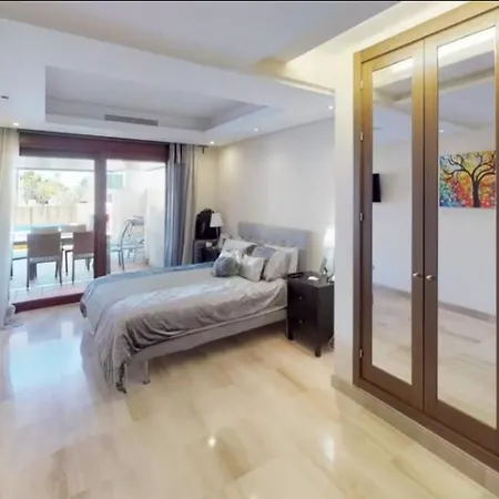 Departamento En Complejo Residencial Bahia Del Plata, Estepona, Espana Apartment