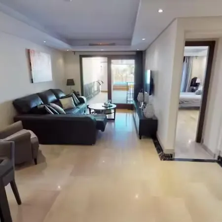 Apartment Departamento En Complejo Residencial Bahia Del Plata, Estepona, Espana
